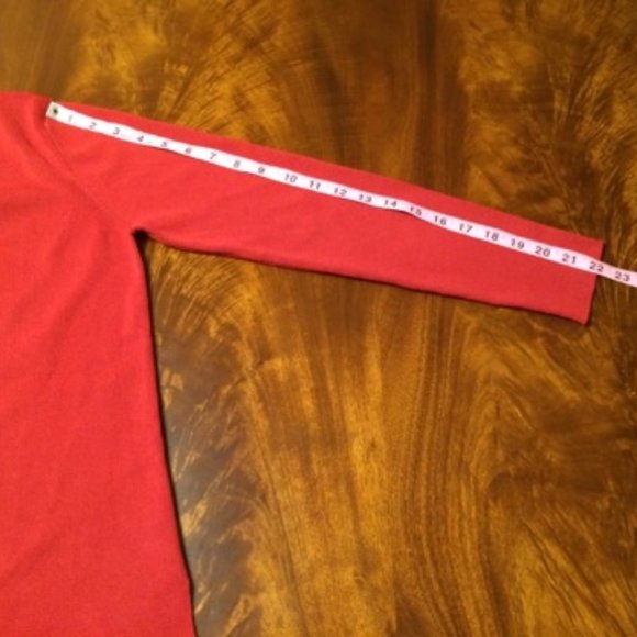 Beautiful Red V-neck Cardigan -XL - Picture 12 of 16